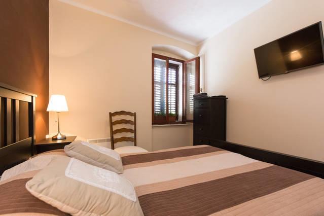 Hostel Kvarner- Private Rooms & Dorms Fiume Esterno foto